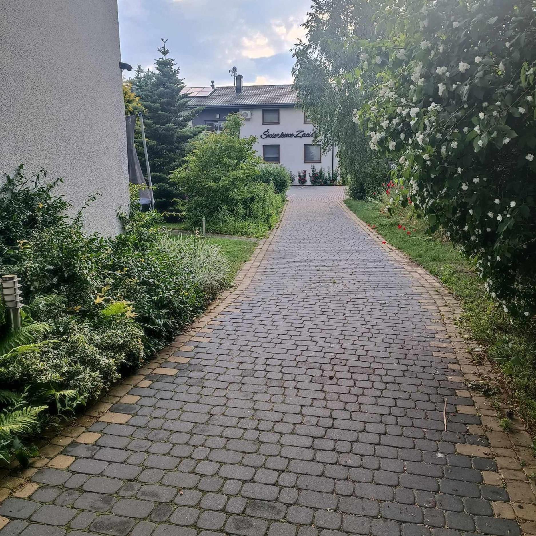 Swierkowe Zacisze Hotel Firlej Exteriör bild